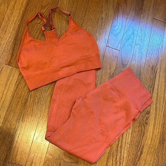 VS PINK Active 2 Piece Ribbed Leggings and Sports bra Set ✨Like New Condition - Picture 13 of 13